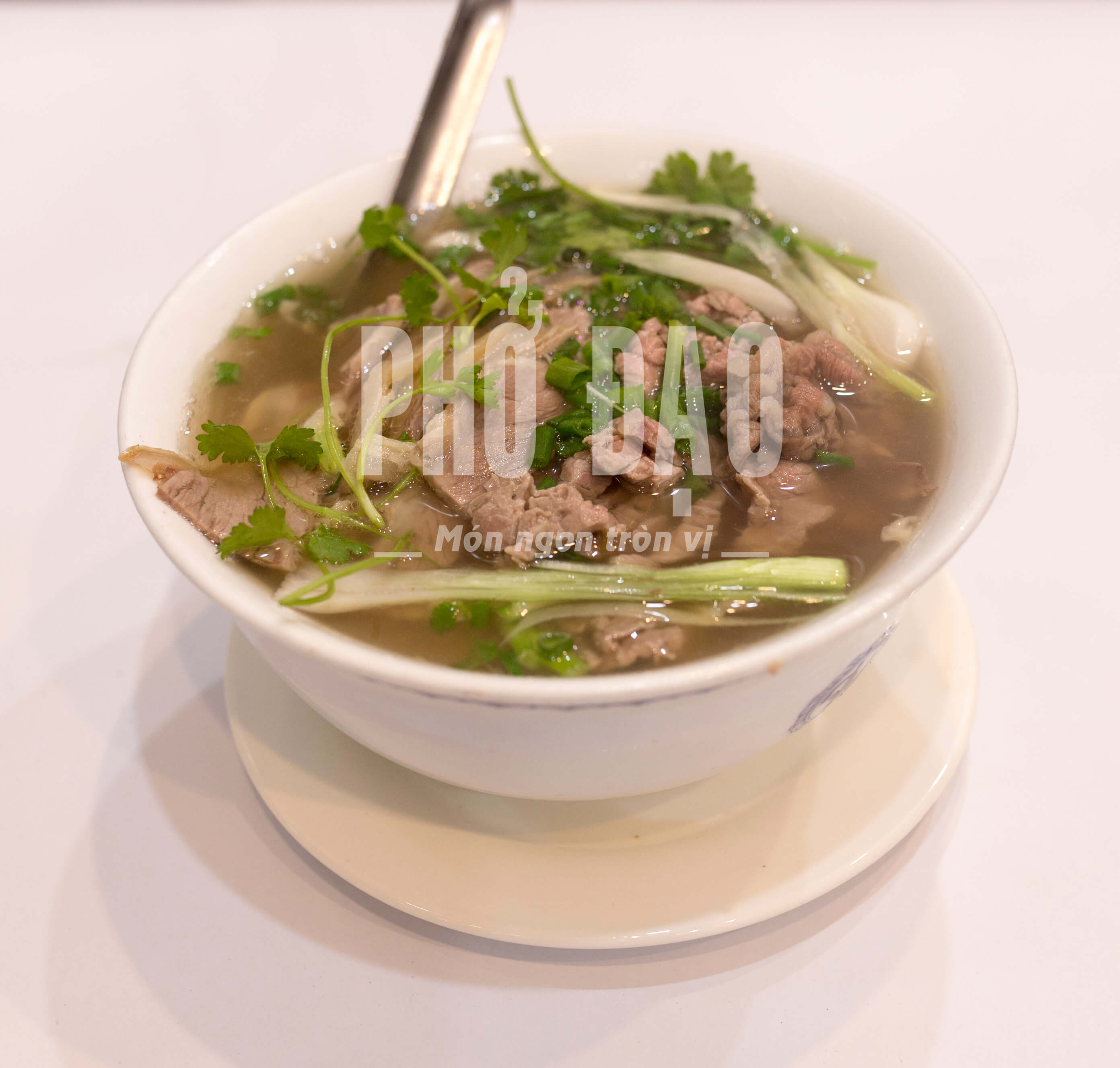 Phở tái nạm gầu